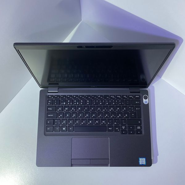 Ноутбук Dell Latitude 5300 13.3"  IPS / Intel Core i5-8265U 8GB DDR4  256 GB SSD 5300 фото